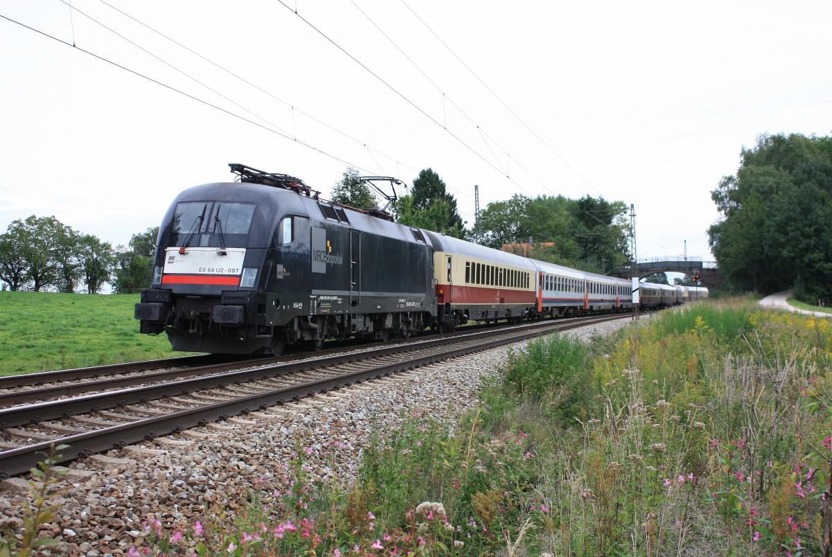 182 597 mit einem Sonderzug am 15. September 2013 bei bersee am Chiemsee.