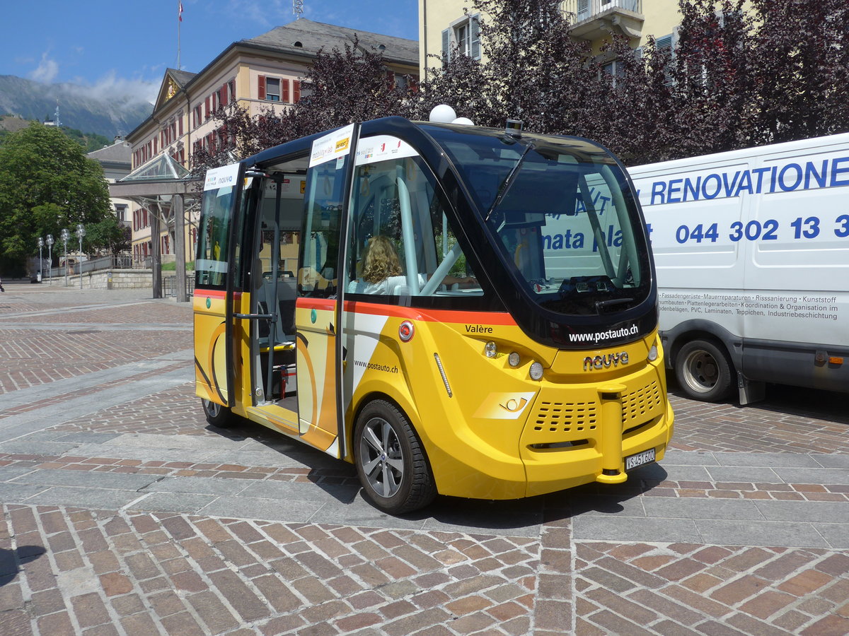 (182'208) - PostAuto Wallis - VS 451'600 - Navya am 23. Juli 2017 in Sion, Place de la Planta