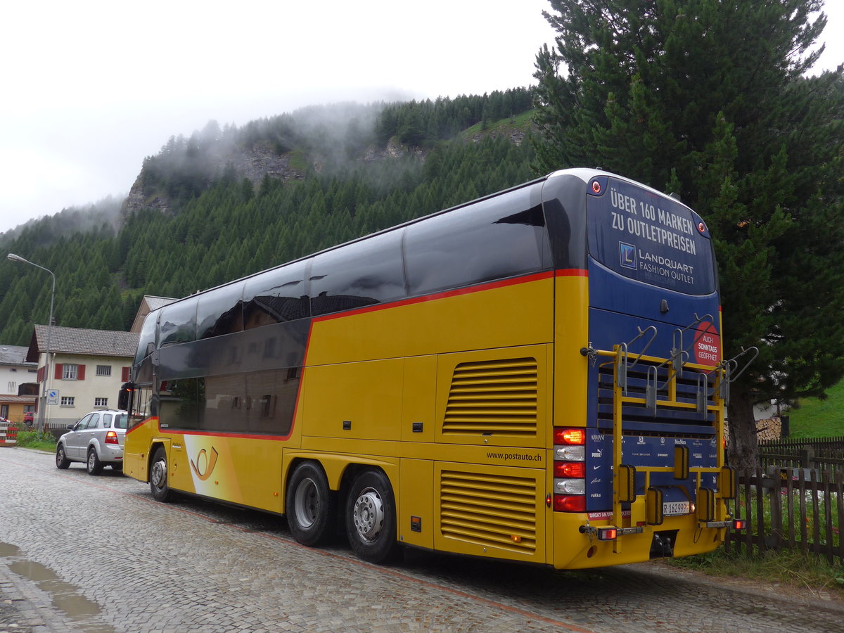 (182'245) - PostAuto Graubnden - GR 162'999 - Neoplan am 24. Juli 2017 in Splgen, Dorf (prov. Haltestelle)