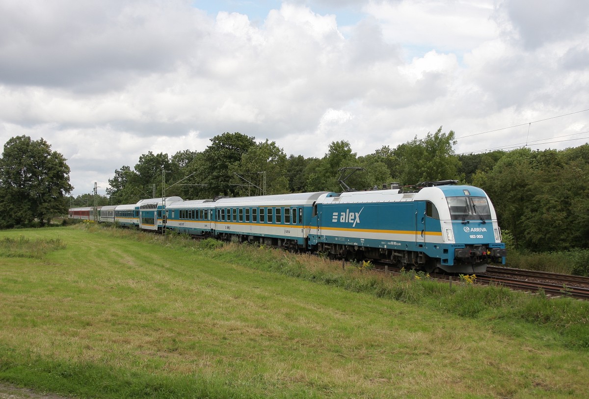 183 003 aus Prag kommend am 31. August 2010 bei Feldmoching.