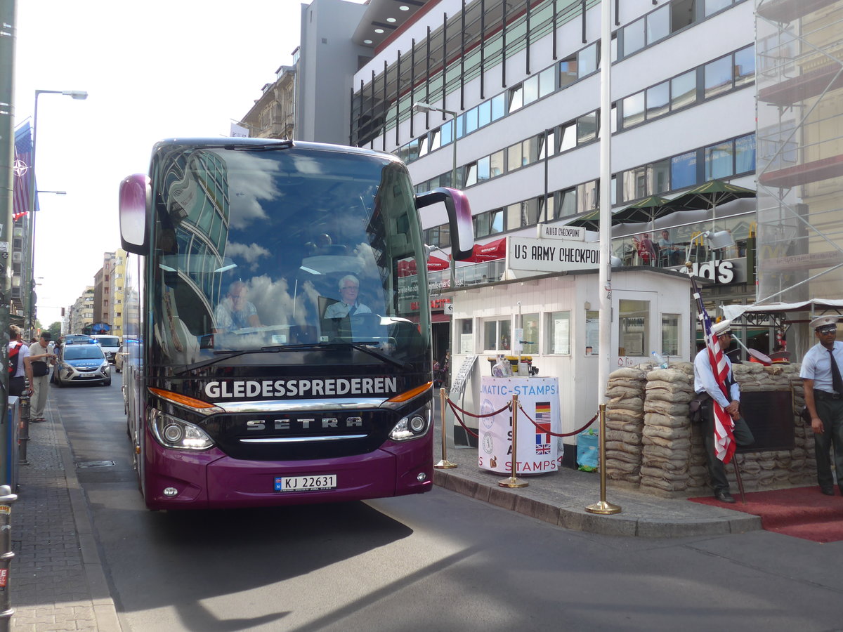 (183'194) - Aus Norwegen: Hermon, Hovet - KJ 22'631 - Setra am 9. August 2017 in Berlin Checkpoint Charlie