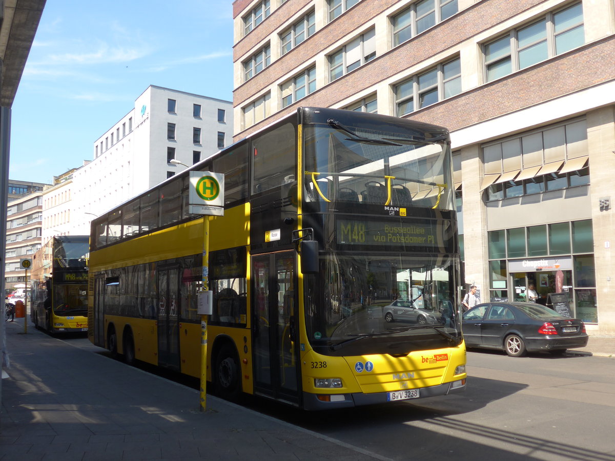 (183'347) - BVG Berlin - Nr. 3238/B-V 3238 - MAN am 10. August 2017 in Berlin, Alexanderplatz