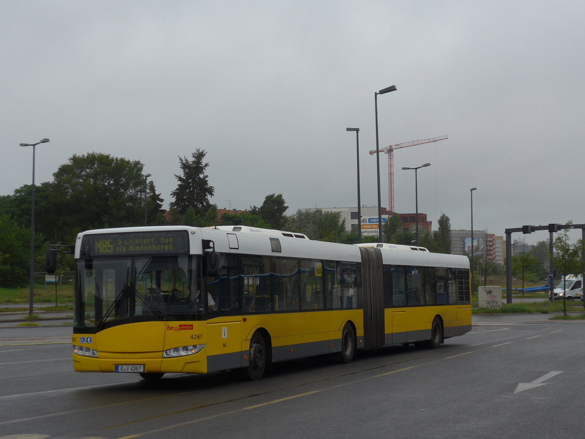 (183'504) - BVG Berlin - Nr. 4267/B-V 4267 - Solaris am 12. August 2017 beim Hauptbahnhof Berlin