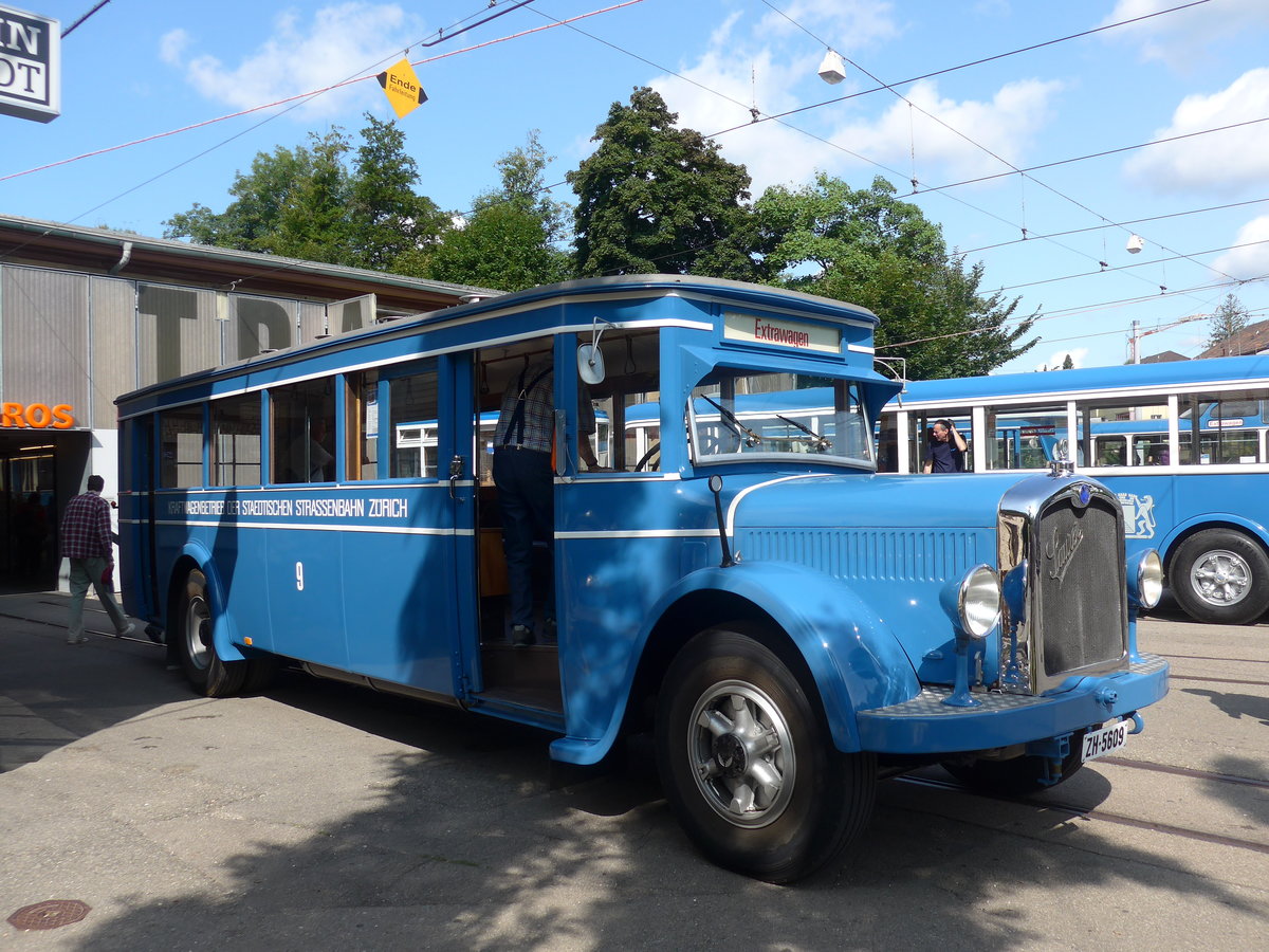 (183'728) - VBZ Zrich - Nr. 9/ZH 5609 - Saurer/SWS (ex Bamert, Wollerau; ex BBA Aarau Nr. 1; ex VBZ Zrich Nr. 209; ex VBZ Zrich Nr. 9) am 20. August 2017 in Zrich, Burgwies