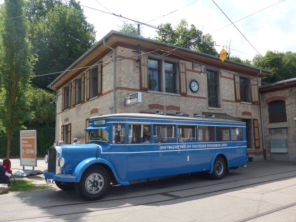 (183'736) - VBZ Zrich - Nr. 9/ZH 5609 - Saurer/SWS (ex Bamert, Wollerau; ex BBA Aarau Nr. 1; ex VBZ Zrich Nr. 209; ex VBZ Zrich Nr. 9) am 20. August 2017 in Zrich, Burgwies