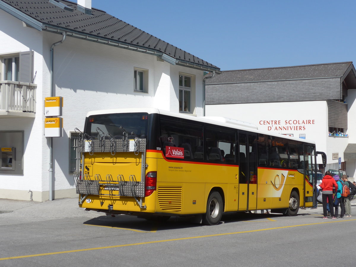 (184'175) - TSAR, Sierre - VS 127'372 - Setra am 25. August 2017 in Vissoie, Post