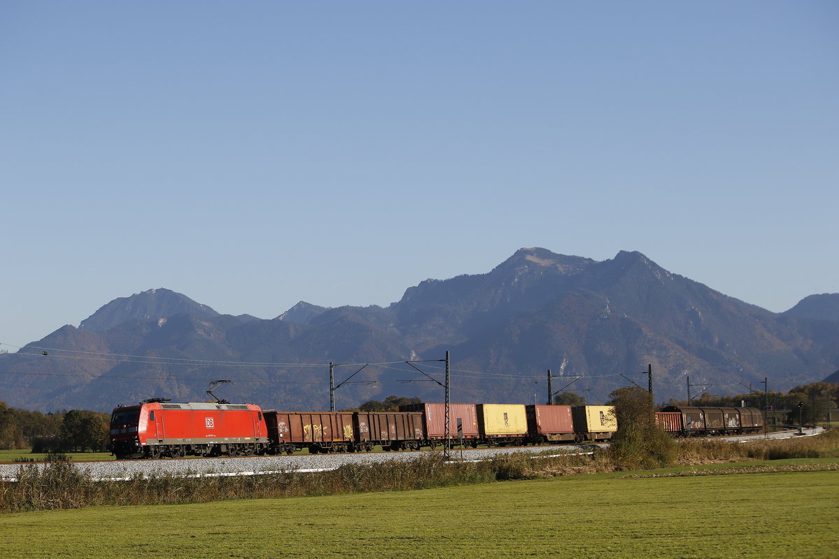 185 078-3 aus Freilassing kommend am 16. Oktober 2017 bei Bernau am Chiemsee.