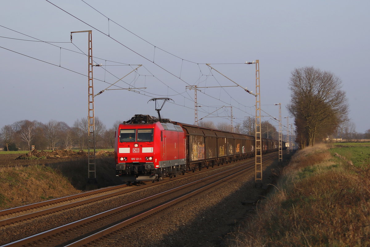 185 121 war am 29. Mrz 2019 bei Loxstedt in Richtung Bremerhaven unterwegs.