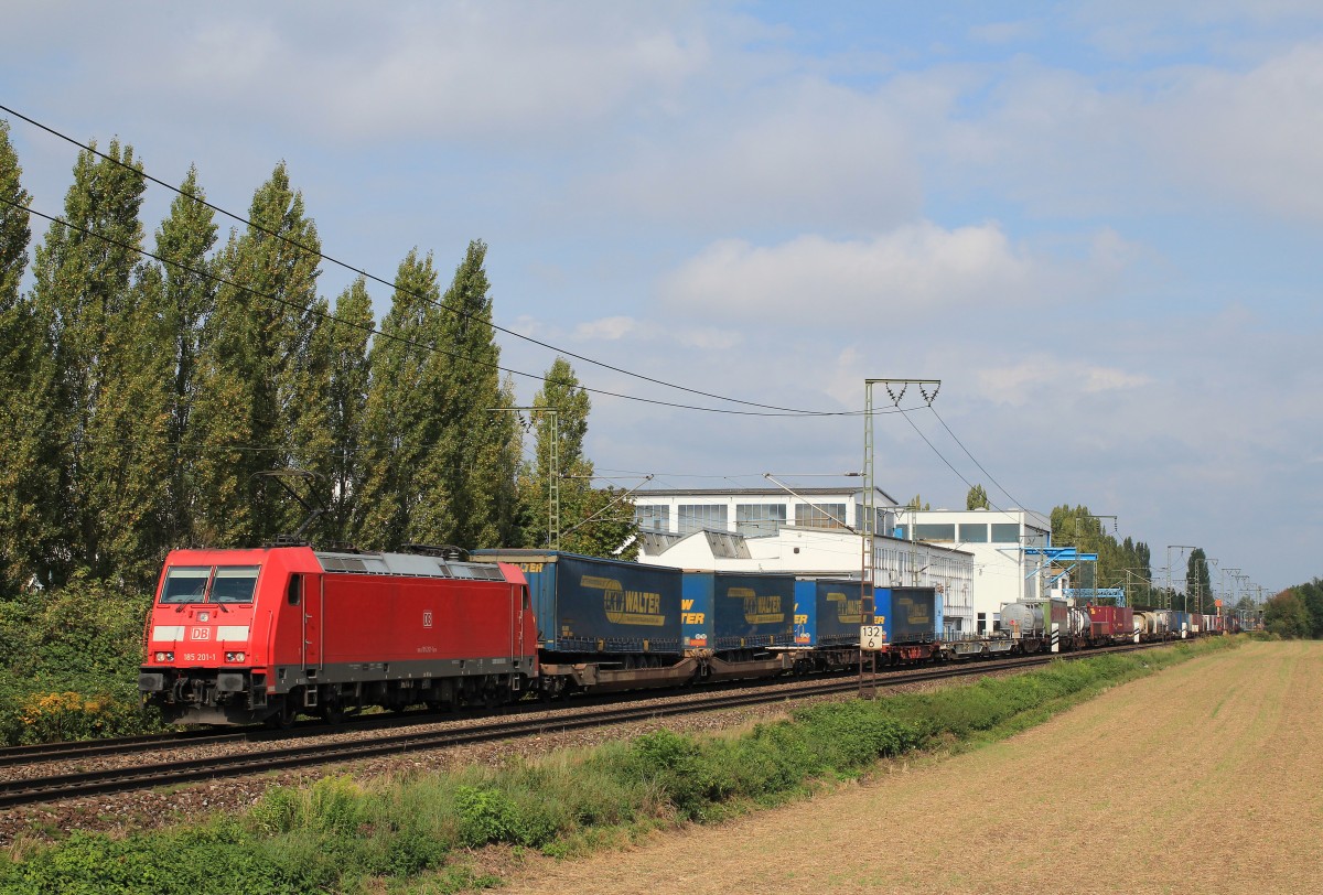 185 201-1 mit dem  Walter-Zug  am 30. August 2014 bei Regensburg.