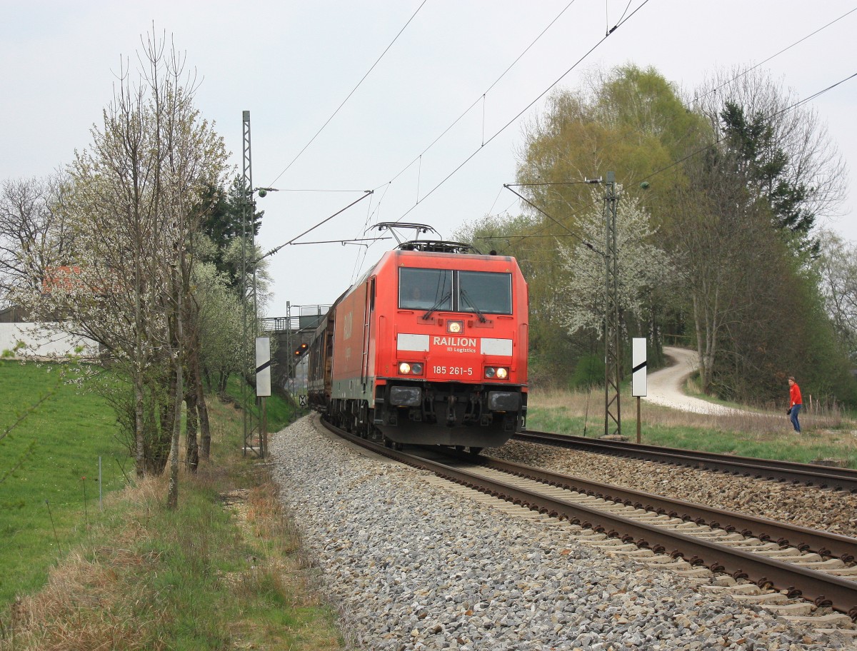 185 261-5 am 5. April 2014 bei Übersee am Chiemsee.