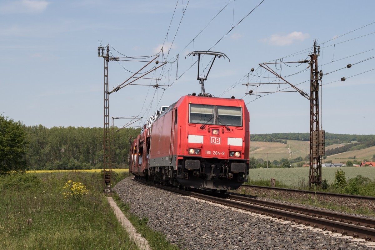 185 264-9 mit einem Autozug am 14. Mai 2015 bei Retzbach am Main.