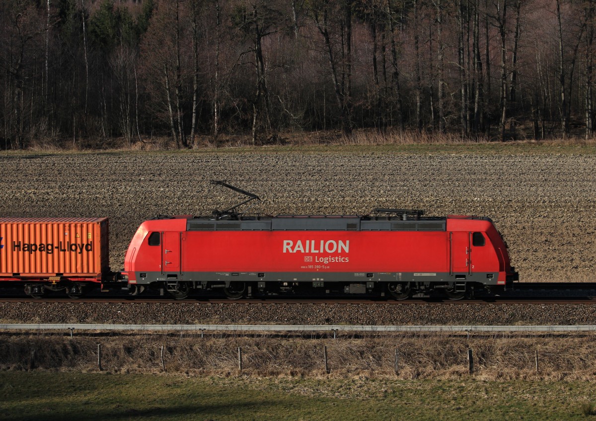 185 280-5 einmal seitlich aufgenommen am 28. Februar 2014 bei bersee.