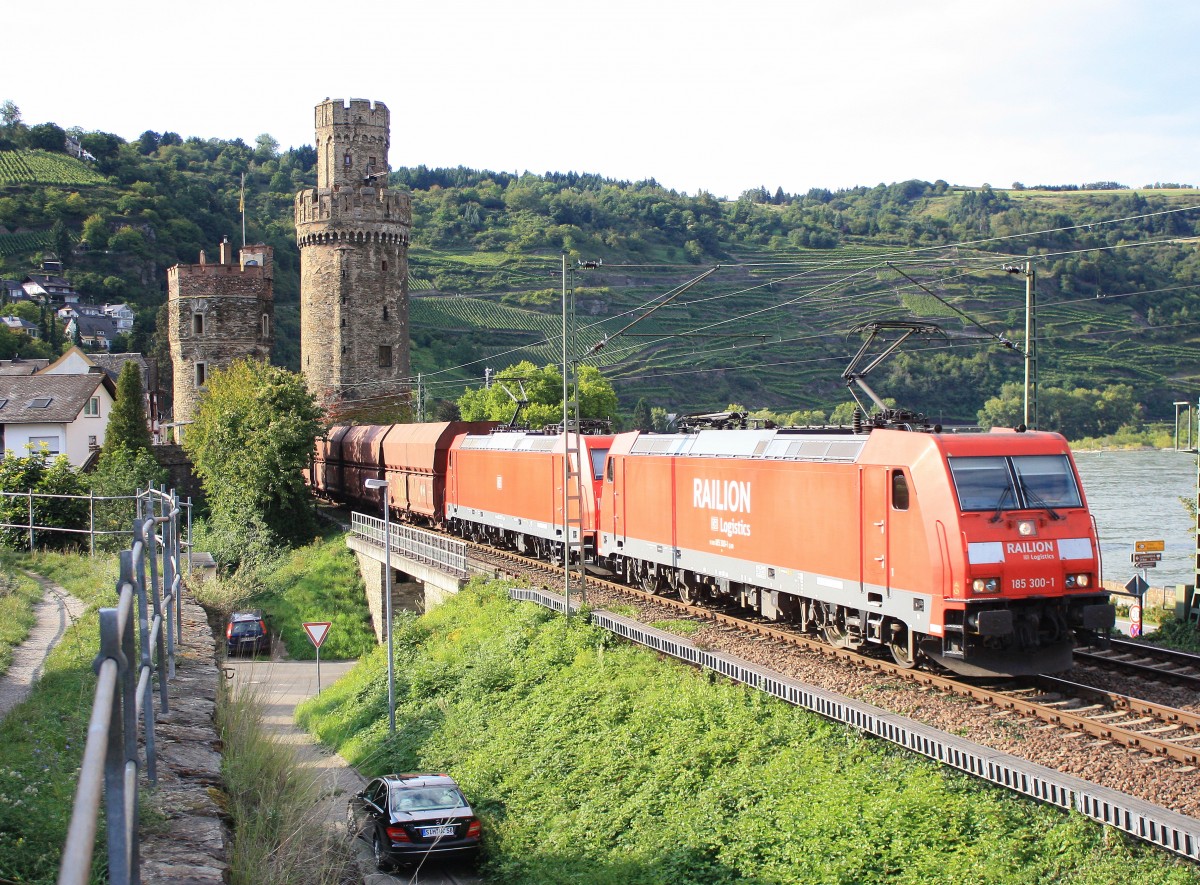 185 301-1 und 185 xxx am 21. August 2014 bei Oberwesel.