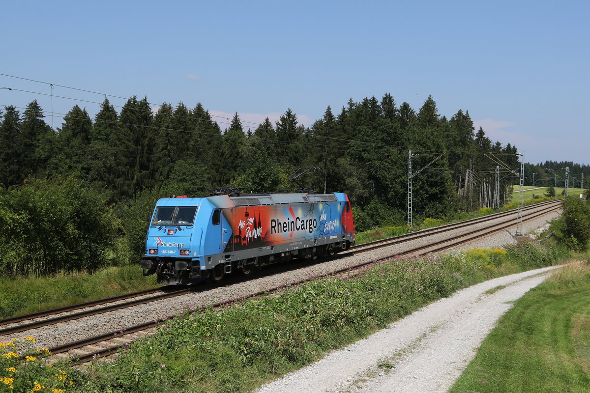 185 340 von  Rhein Cargo  aus  Freilassing kommend am 11. August 2020 bei Grabensttt.