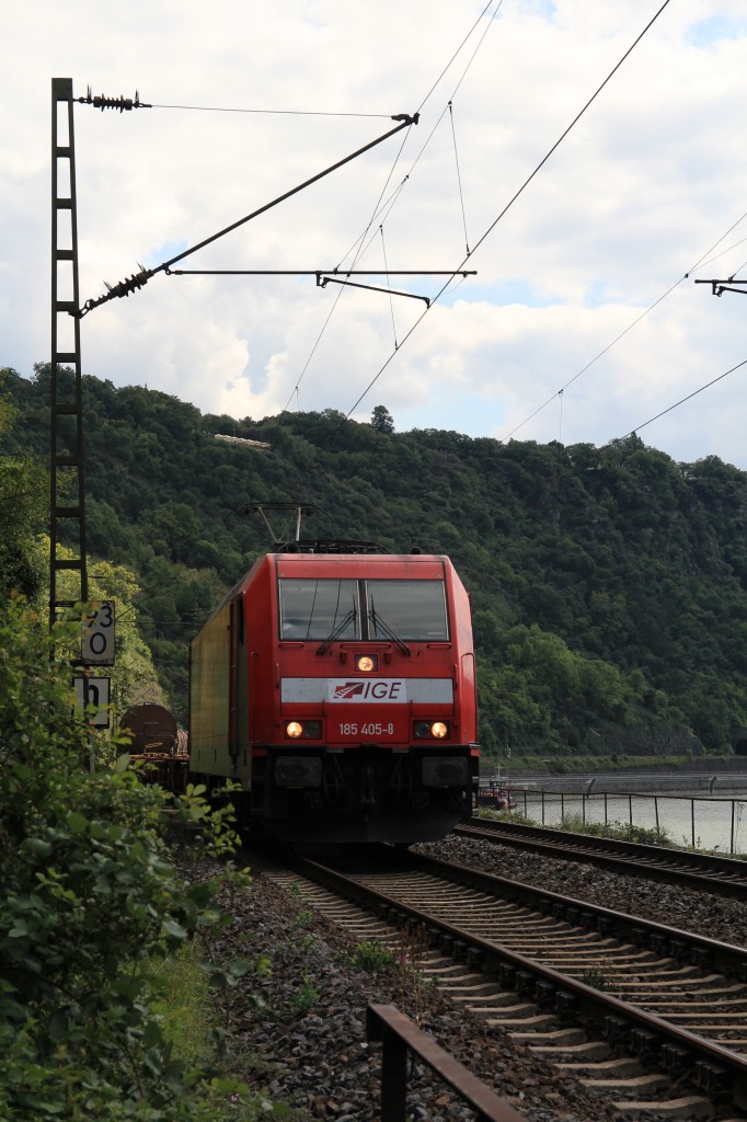 185 405-8 von  IGE  am 21. August 2014 bei St. Goarshausen.  