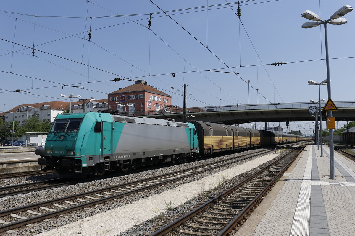 185 610-3 bei der Einfahrt in den  Regensburger Hauptbahnhof  am 19. Mai 2017.