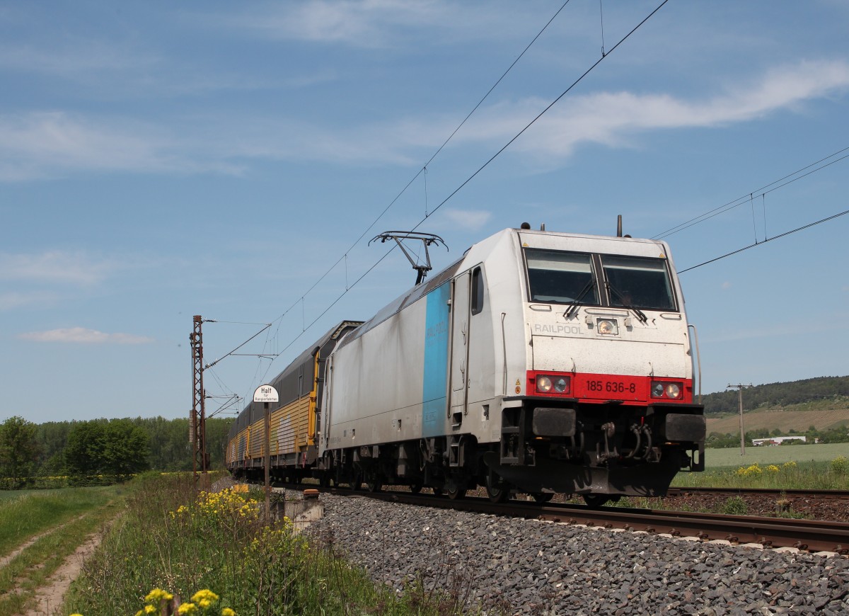 185 636-8 mit dem  Artmann-Zug  am 14. Mai 2015 bei Retzbach im Maintal.