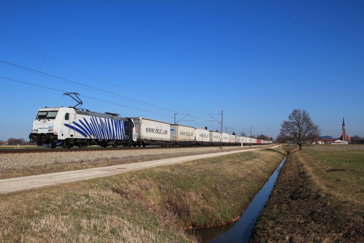 185 663 am 28. Februar 2014 mit dem  EKOL  bei bersee am Chiemsee.