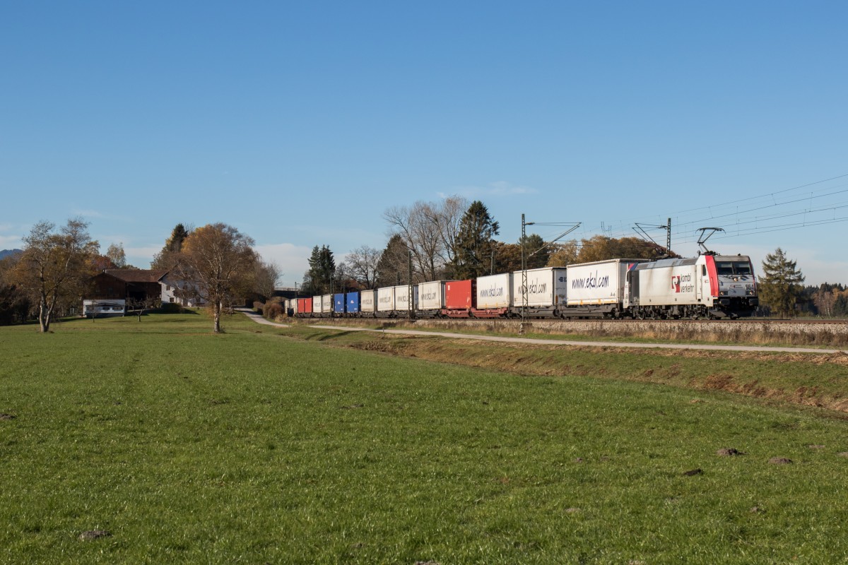 185 664-0 mit dem  EKOL -Zug am 3. November 2015 bei bersee.