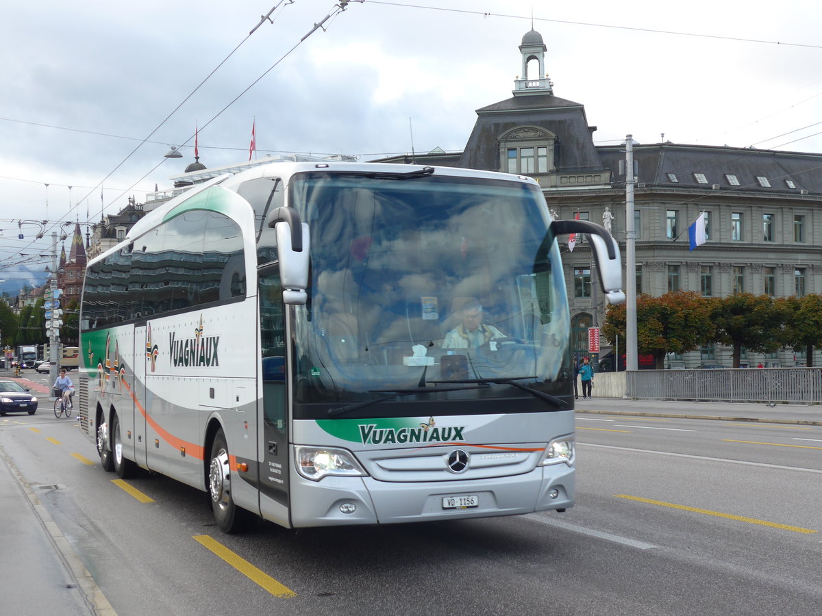 (185'125) - Vuagniaux, Yvonand - VD 1156 - Mercedes am 18. September 2017 in Luzern, Bahnhofbrcke