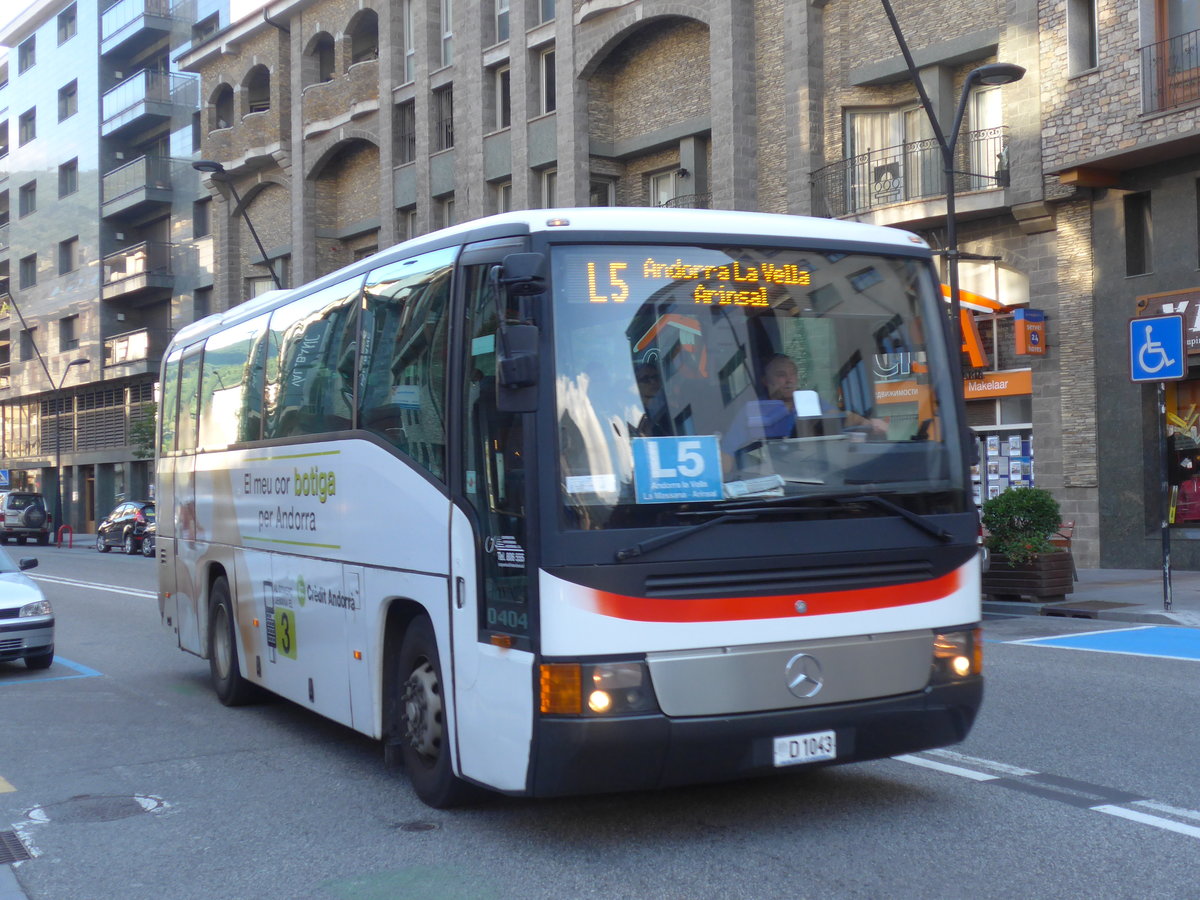 (185'421) - CIA Andorra la Vella - D1043 - Mercedes am 27. September 2017 in La Massana, Les Entrades