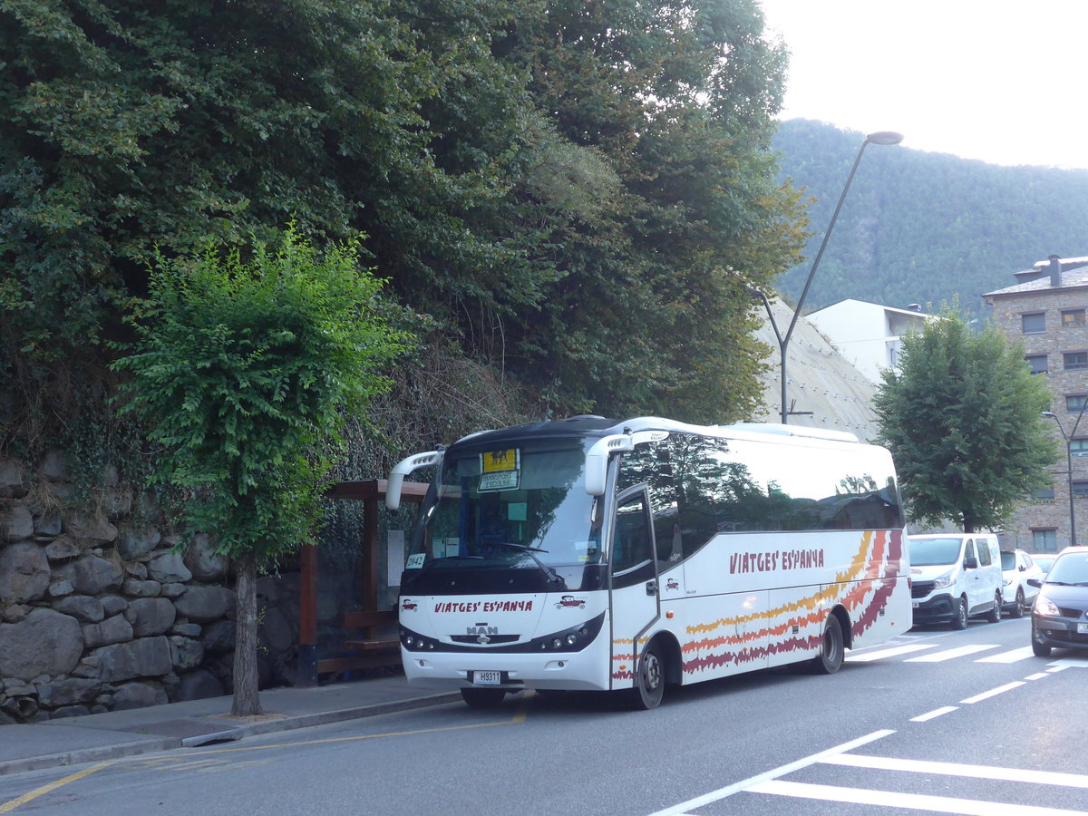 (185'600) - Viatges Espanya, Sant Juli de Lria H9311 - MAN/Beulas am 29. September 2017 in La Massana, El Pui