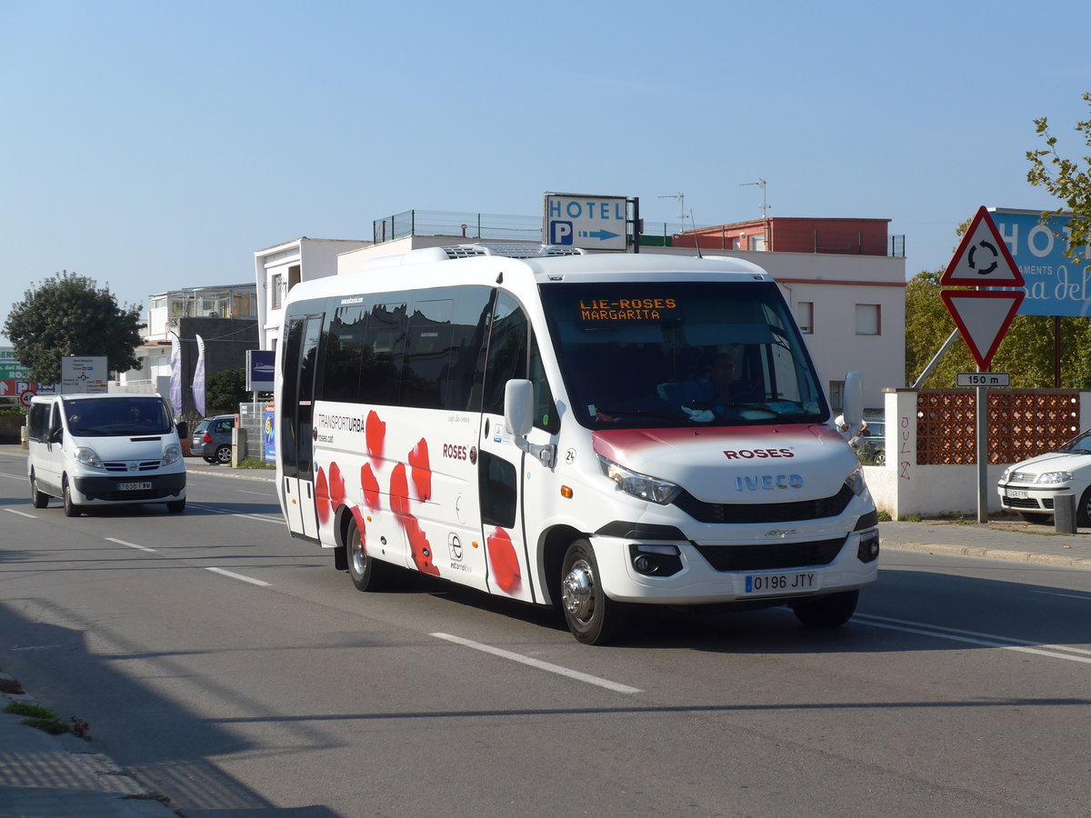 (185'668) - Transport urb, Roses - Nr. 24/0196 JTY - Iveco am 29. September 2017 in Roses