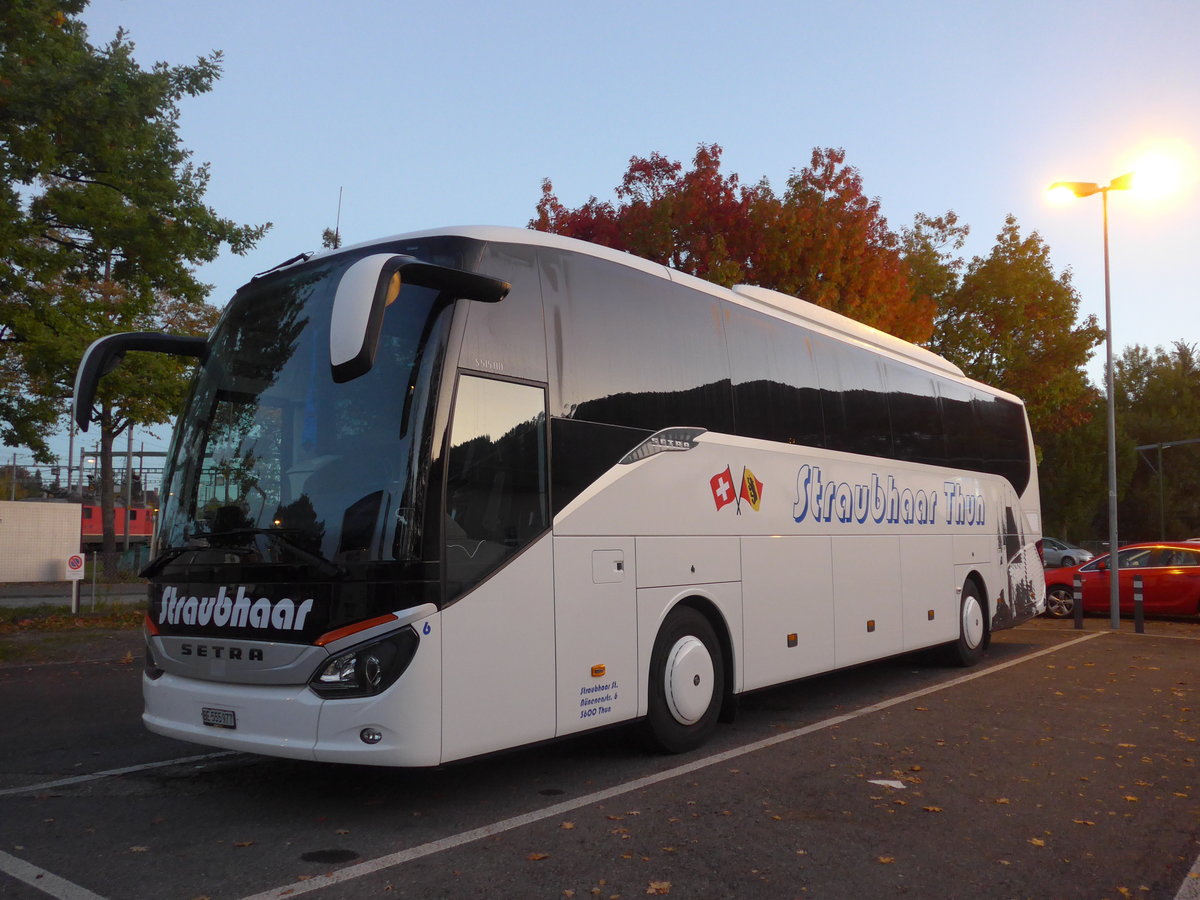 (185'755) - Straubhaar, Thun - Nr. 6/BE 555'977 - Setra am 5. Oktober 2017 in Thun, Seestrasse