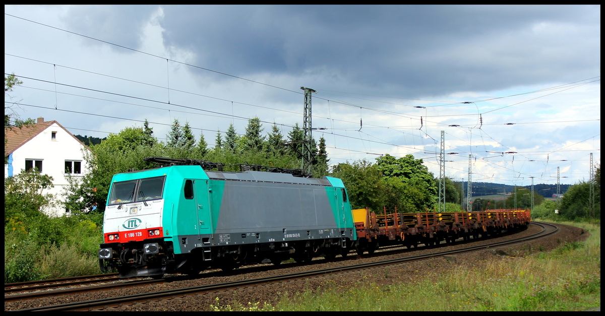 186 128 von ITL mit Schienenzug am 14.08.14 in Götzenhof