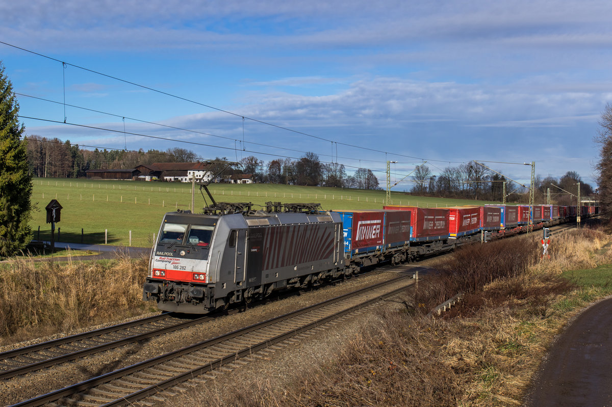 186 282 aus Mnchen kommend am 14. Dezember 2016 bei Vogl.