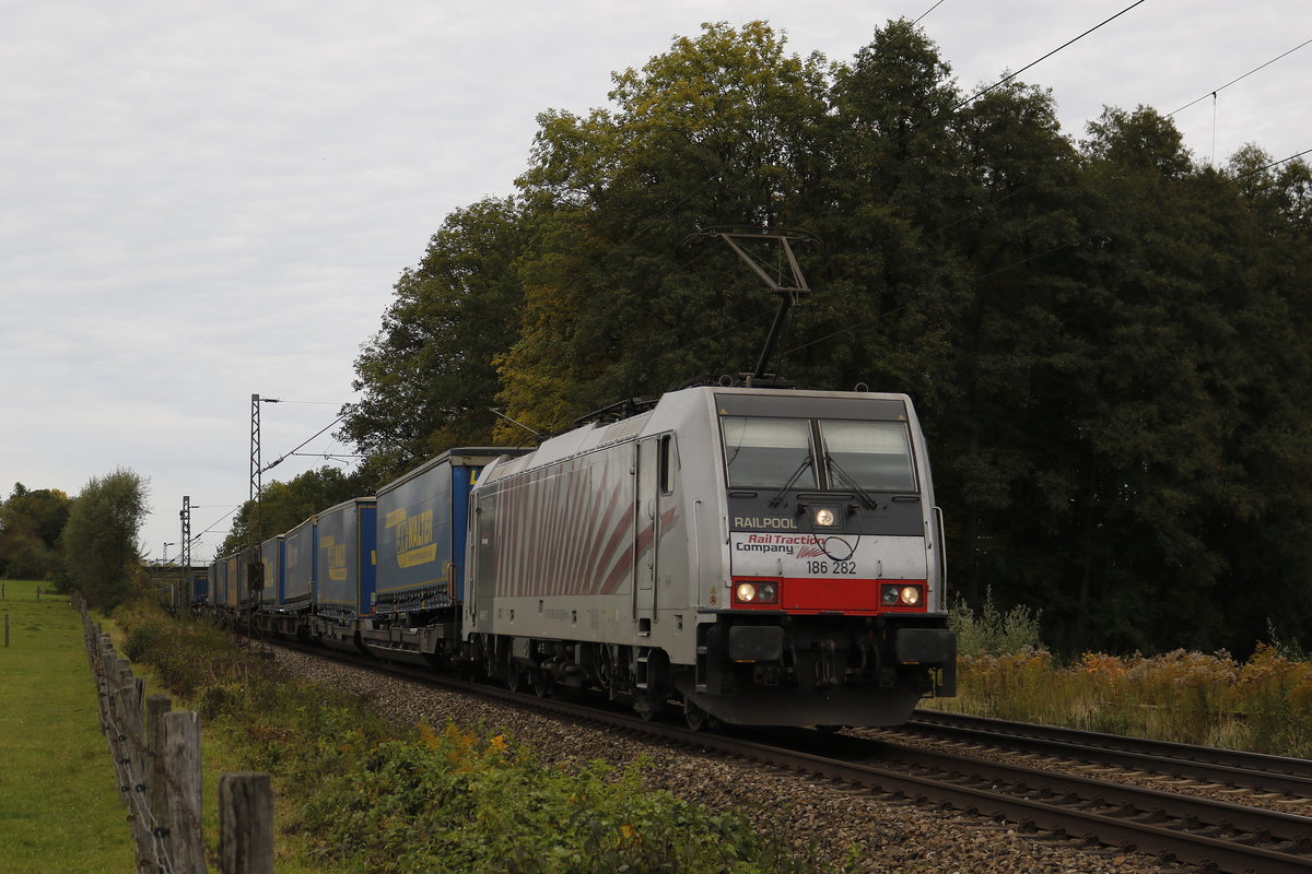 186 282 mit dem  Walter -Zug am 2. Oktober 2017 bei Vogl.