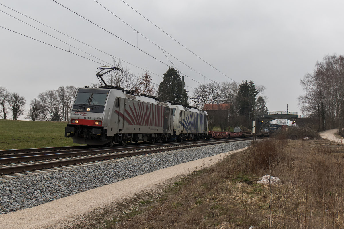 186 283 und 186 440 aus Salzburg kommend am 12. Mrz 2016 bei bersee.