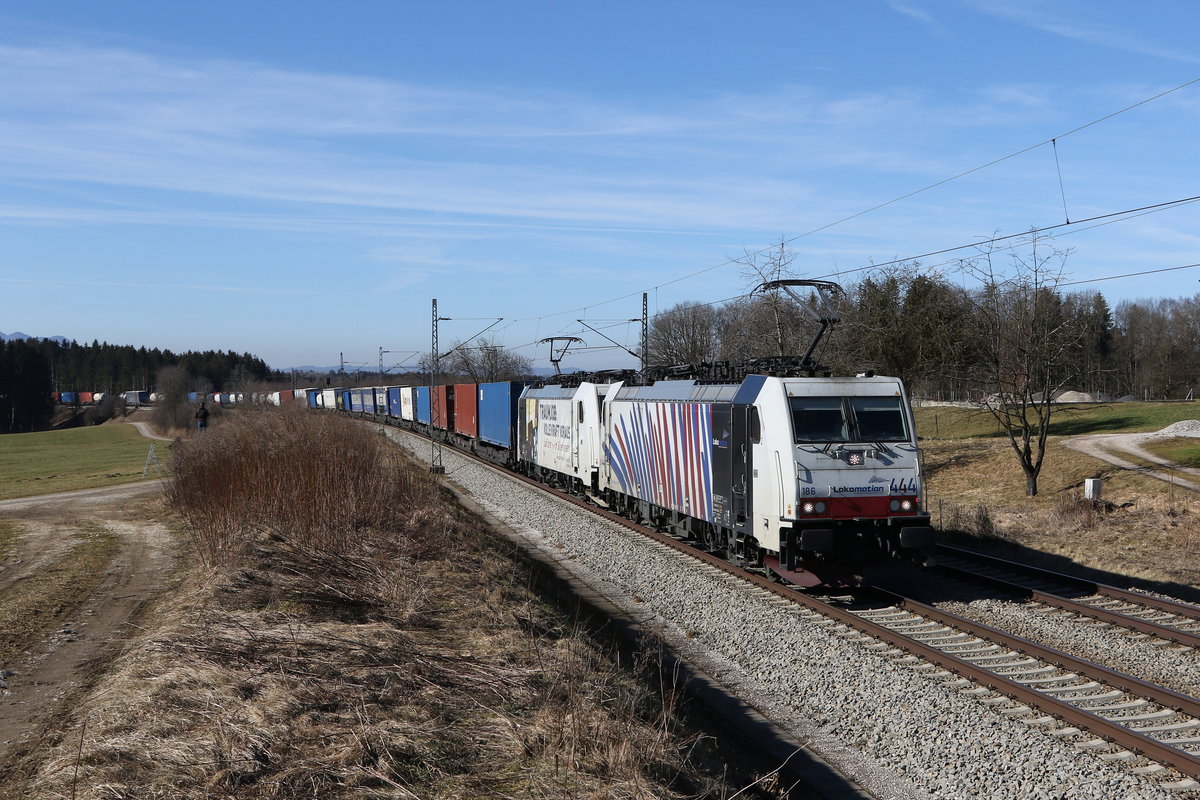 186 444 & 186 443 aus Mnchen kommend am 21. Februar 2021 bei Grabensttt im Chiemgau.