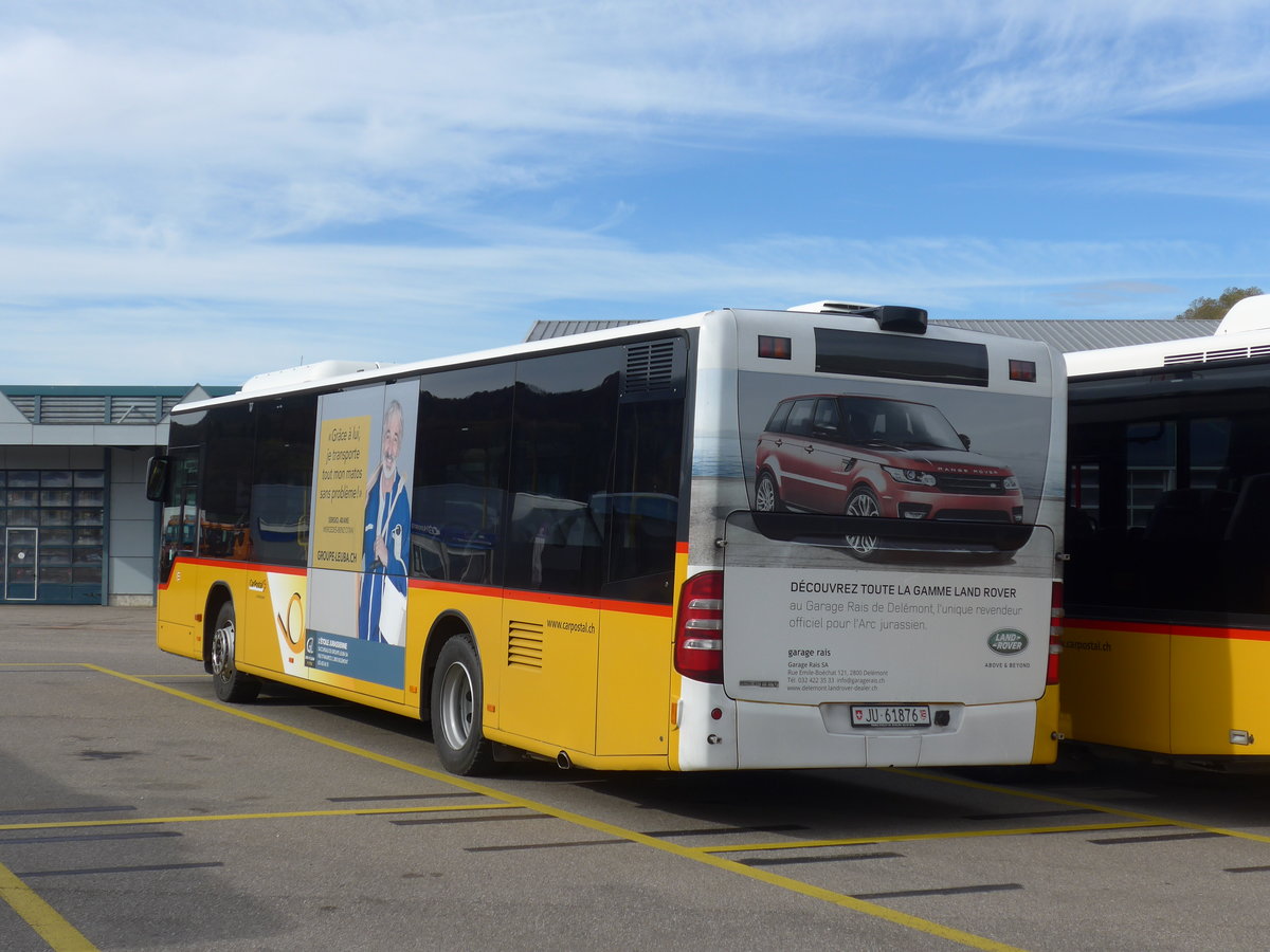 (186'036) - CarPostal Ouest - JU 61'876 - Mercedes (ex Nr. 16) am 21. Oktober 2017 in Develier, Parkplatz