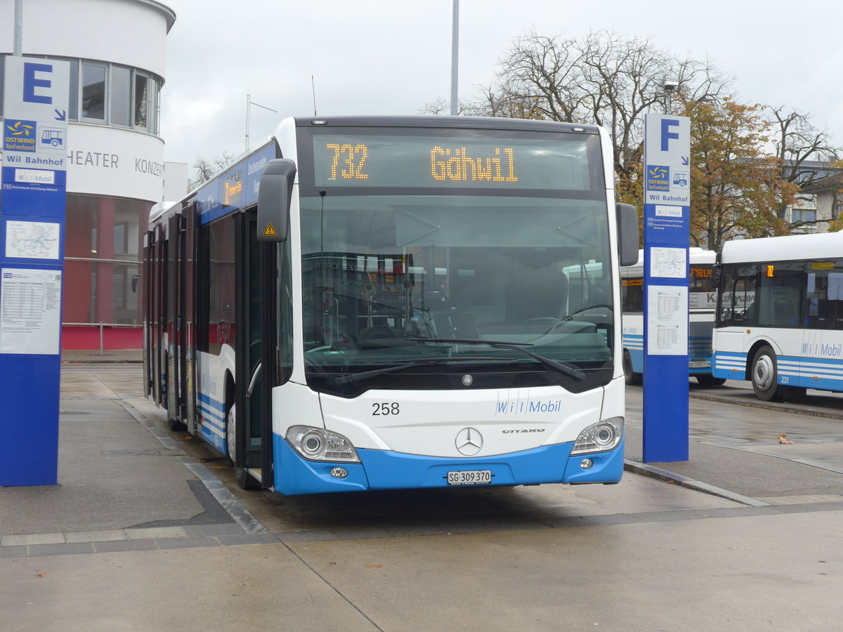 (186'141) - WilMobil, Wil - Nr. 258/SG 309'370 - Mercedes am 27. Oktober 2017 beim Bahnhof Wil