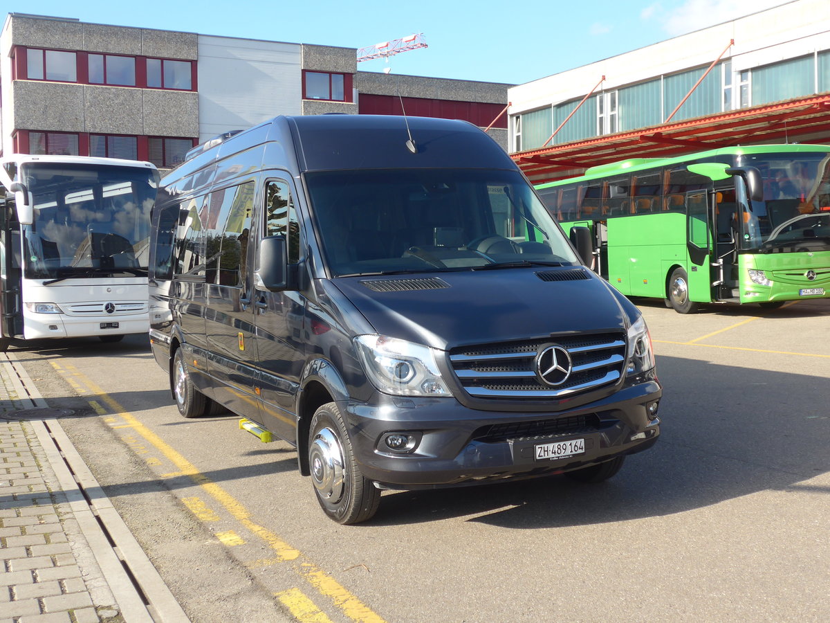 (186'197) - EvoBus, Kloten - ZH 489'164 - Mercedes am 3. November 2017 in Kloten, EvoBus