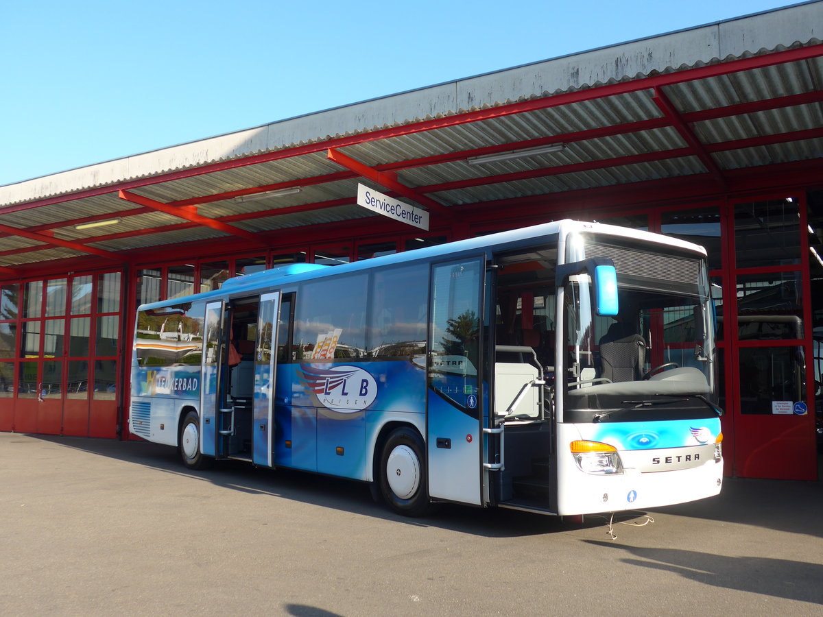 (186'216) - LLB Susten - Nr. 11 - Setra am 3. November 2017 in Kloten, EvoBus 