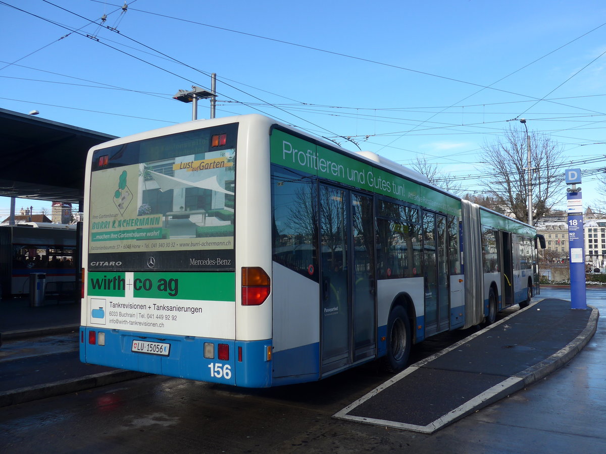 (186'839) - VBL Luzern - Nr. 156/LU 15'056 - Mercedes am 9. Dezember 2017 beim Bahnhof Luzern