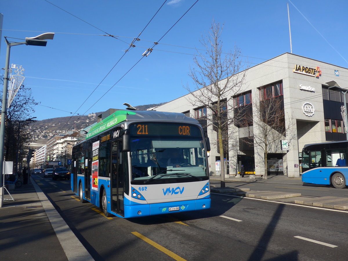 (187'207) - VMCV Clarens - Nr. 402/VD 216'088 - Van Hool (ex Nr. 102) am 23. Dezember 2017 beim Bahnhof Vevey