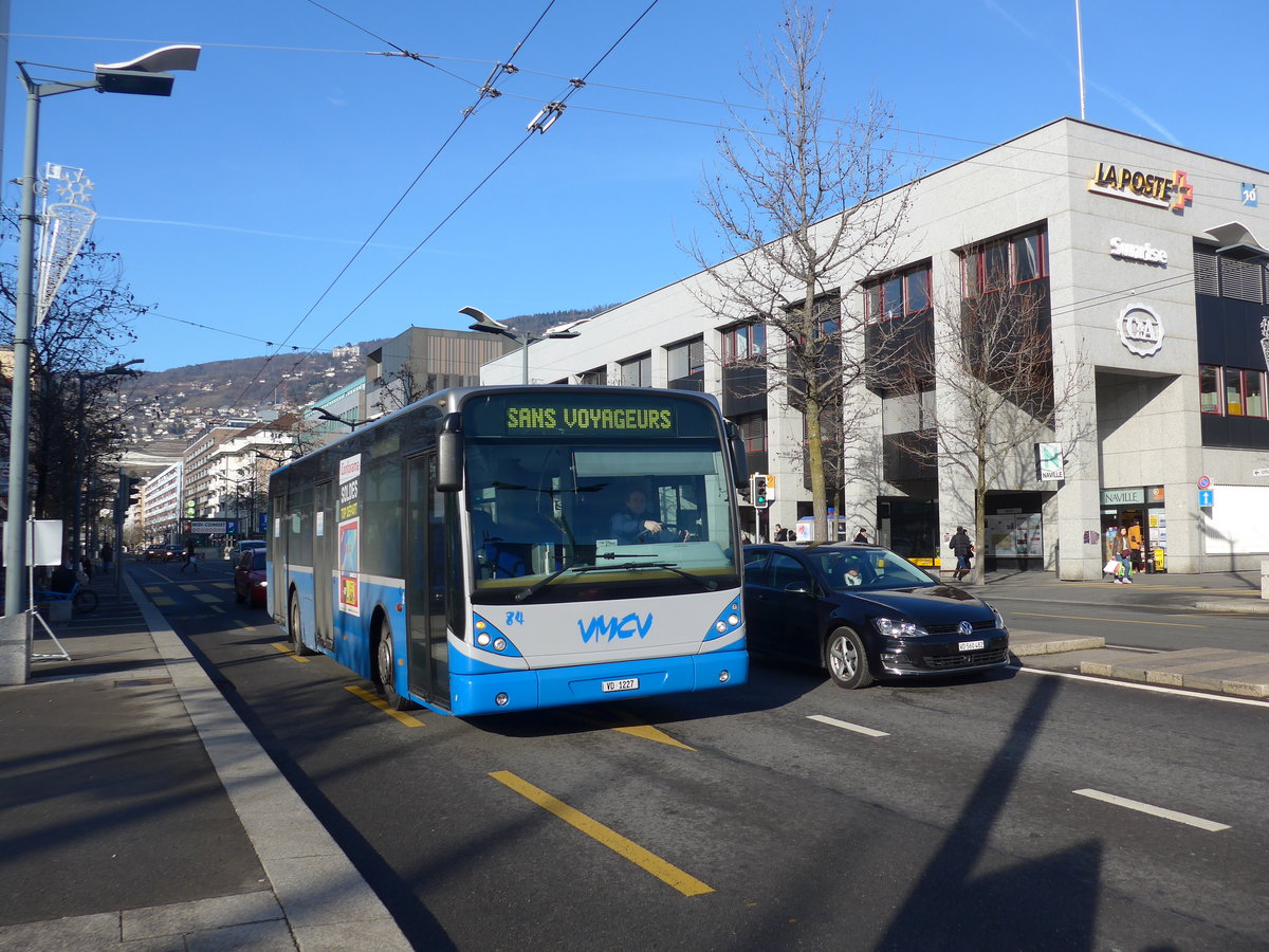 (187'209) - VMCV Clarens - Nr. 84/VD 1227 - Van Hool am 23. Dezember 2017 beim Bahnhof Vevey