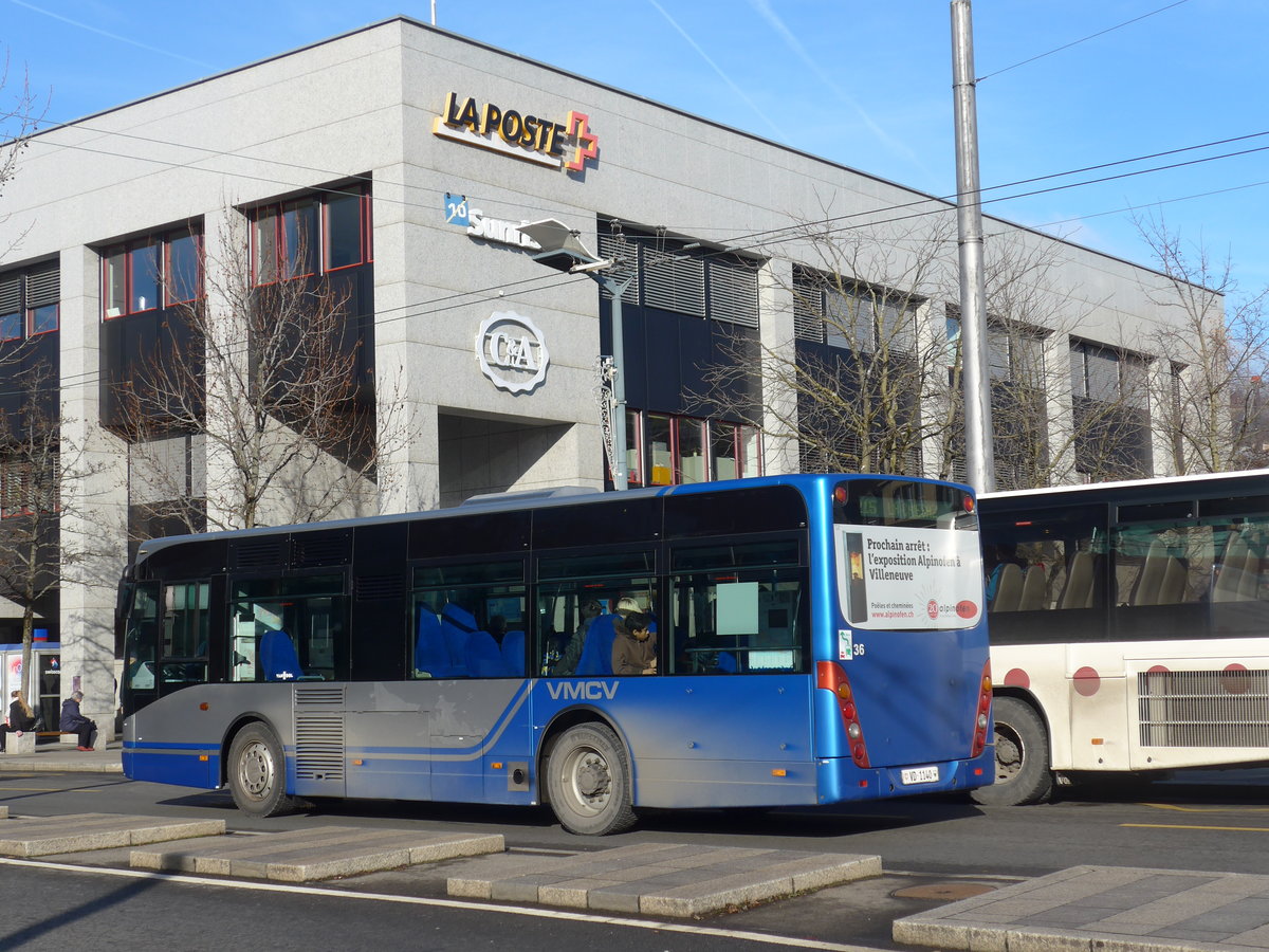 (187'214) - VMCV Clarens - Nr. 36/VD 1140 - Van Hool am 23. Dezember 2017 beim Bahnhof Vevey