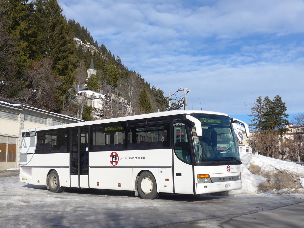 (187'953) - LAS, Leysin - VD 226'259 - Setra am 14. Januar 2018 beim Bahnhof Leysin-Feydey