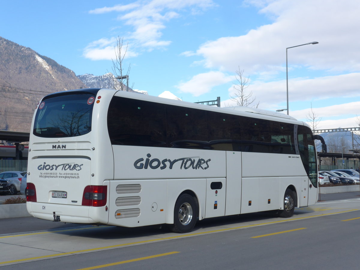 (188'574) - Giosy, S. Antonio - TI 314'936 - MAN am 14. Februar 2018 beim Bahnhof Castione