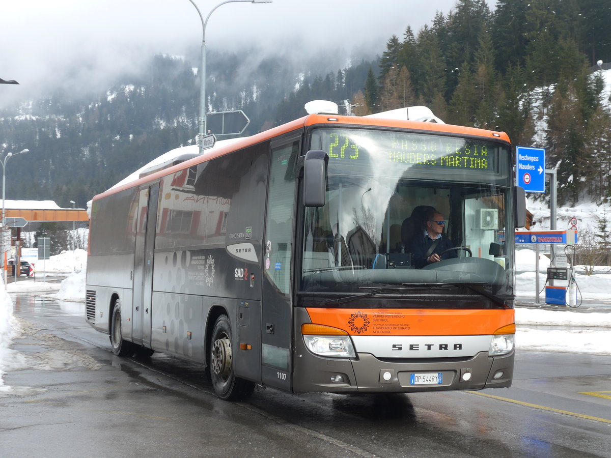 (188'803) - Aus Italien: SAD Bozen - Nr. 1107/DP-544 RY - Setra am 16. Februar 2018 in Martina, Cunfin