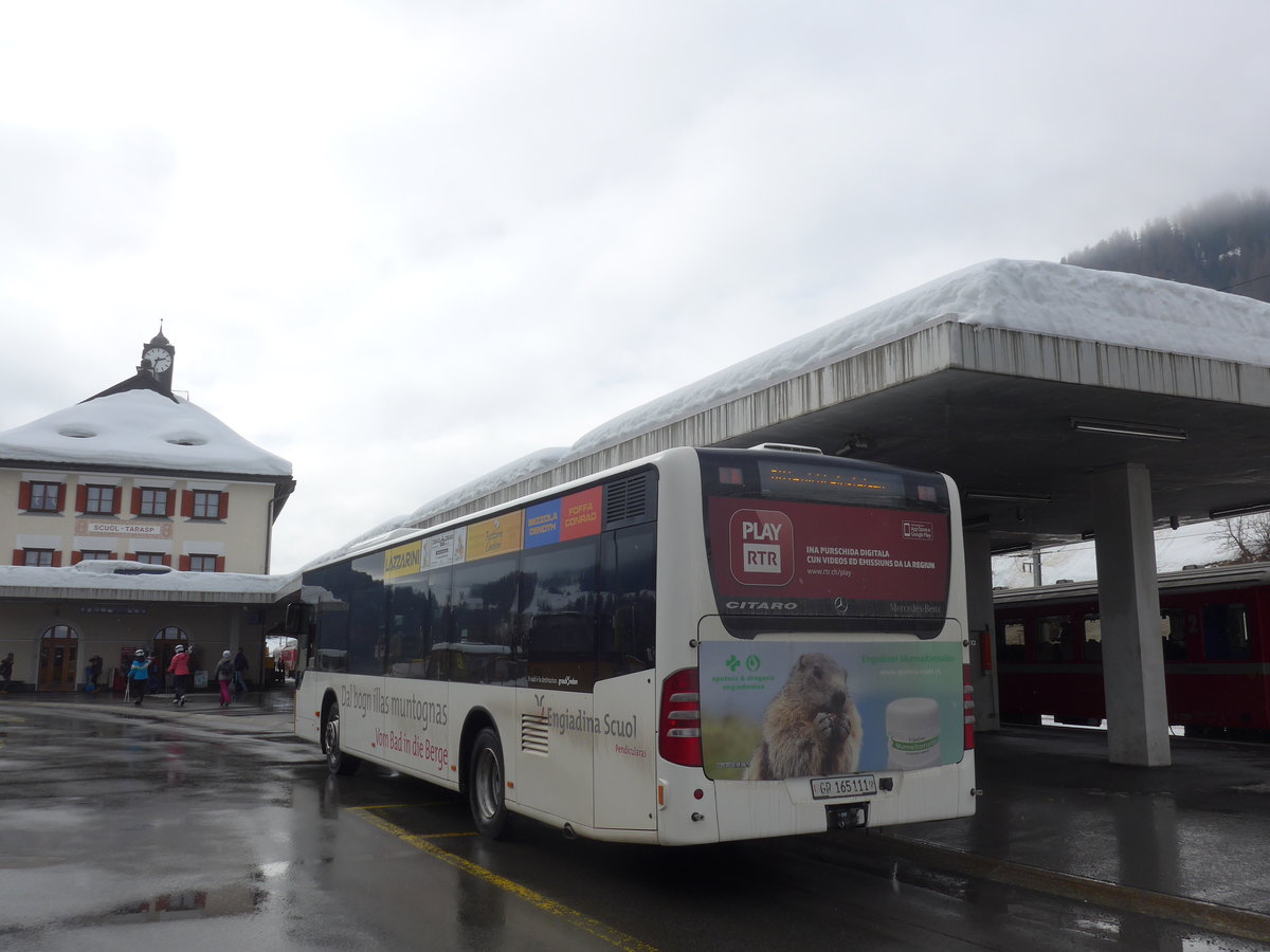 (188'812) - PostAuto Graubnden - GR 165'111 - Mercedes am 16. Februar 2018 beim Bahnhof Scuol-Tarasp