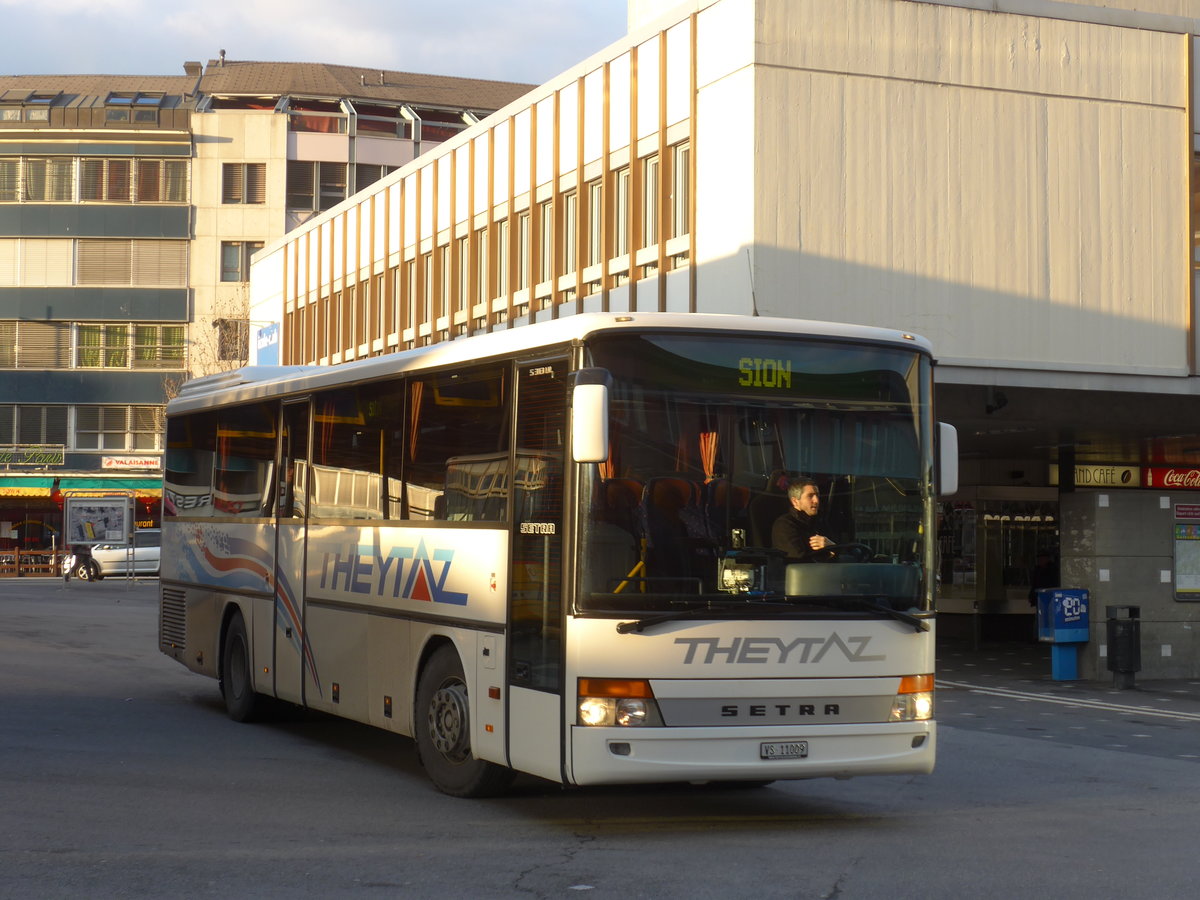 (188'942) - Theytaz, Sion - VS 11'009 - Setra am 18. Februar 2018 beim Bahnhof Sion