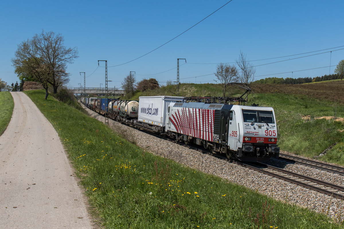 189 905 war am 29. April 2016 bei Stra unterwegs in Richtung Salzburg.