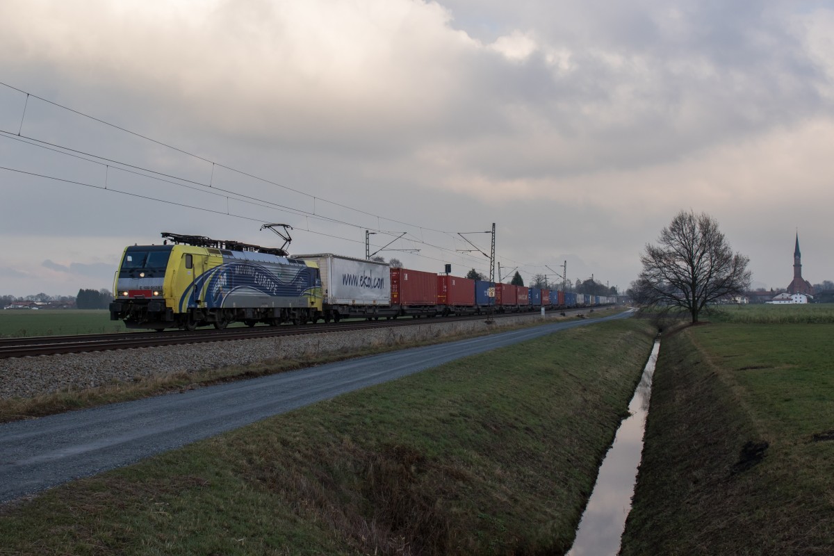 189 912  CREAM Moving Europe  mit dem  Ekol-Zug  aus Salzburg kommend am 27. November 2015 bei bersee am Chiemsee.