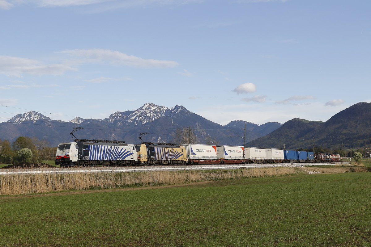 189 917 & 193 777 mit einem  KLV  aus Salzburg kommend am 23. April 2019 bei Bernau am Chiemsee.