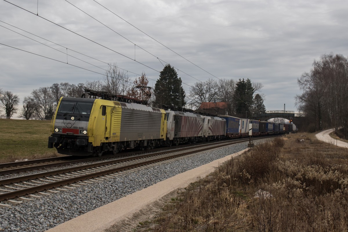 189 926, 189 905 und 189 901 mit dem  Intercombi-Zug  am 31. Dezember 2015 bei bersee am Chiemsee.